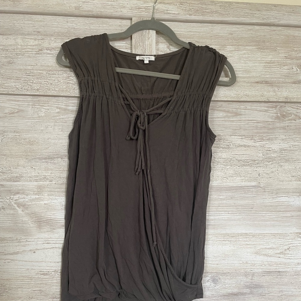 Cute top.